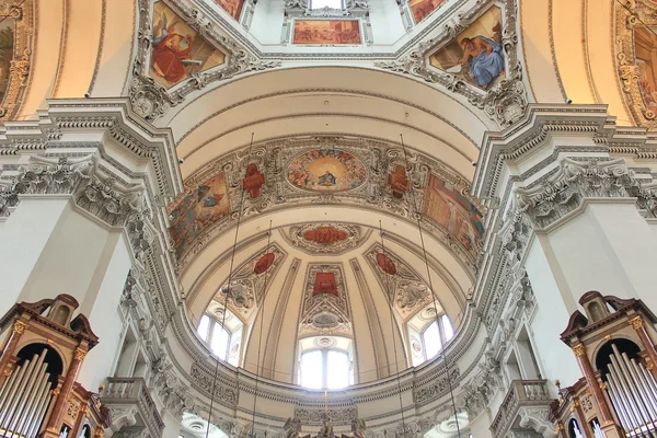 Salzburg katedral - interiør - Stock-foto