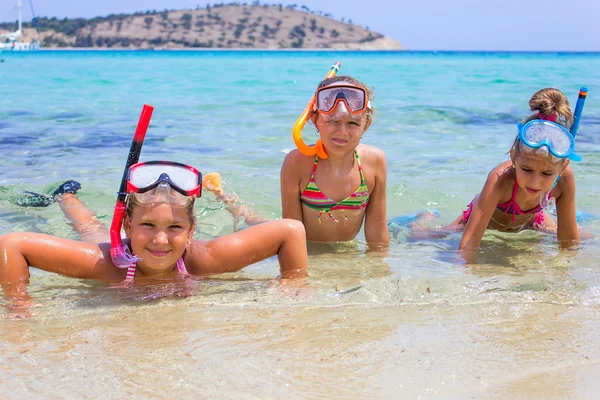 Tre ragazze nel mare — Foto Stock
