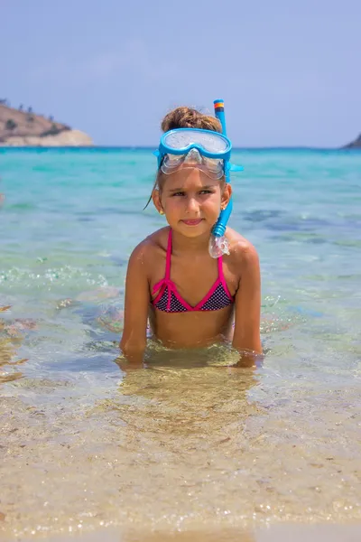 Girl in the tropical sea — Stock Photo, Image