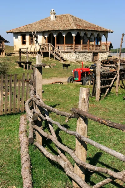 Altes Dorf in Serbien — Stockfoto