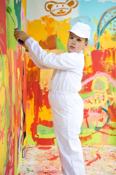 Young girl painting — Stock Photo, Image