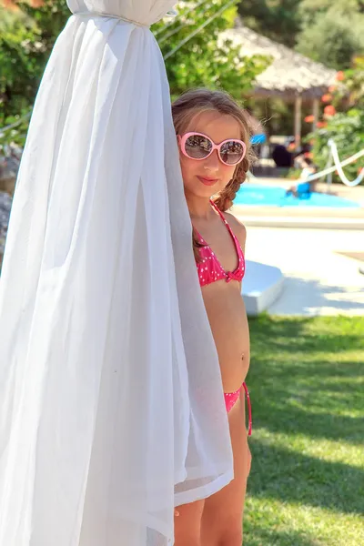 Girl on the beach bar — Stock Photo, Image