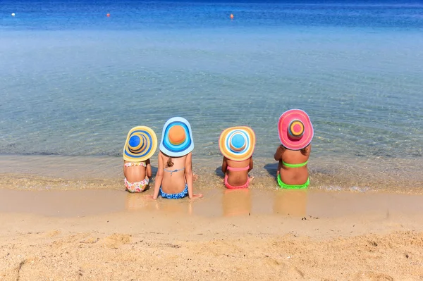 Chicas en la playa — Foto de Stock