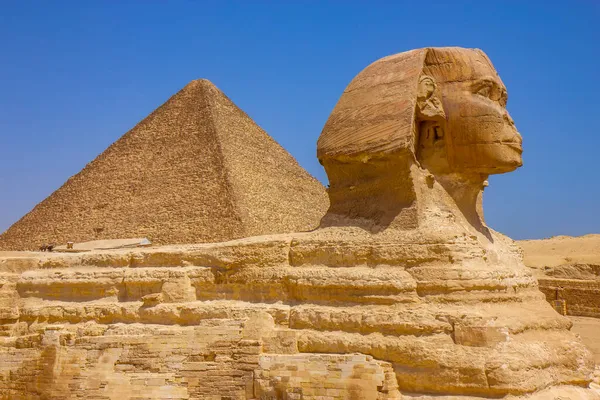 埃及开罗吉萨的狮身人面像的伟大纪念碑 — 图库照片