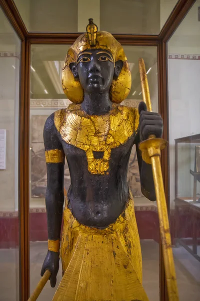 Статуя Тутанхамона Головному Уборі Каїрського Музею Єгипет — стокове фото