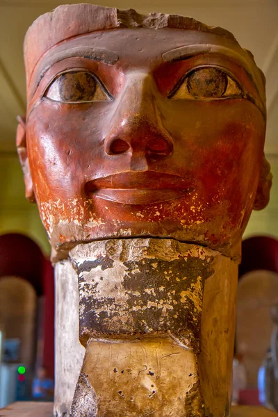 Голова Цариці Хатшепсут Музеї Каїра — стокове фото