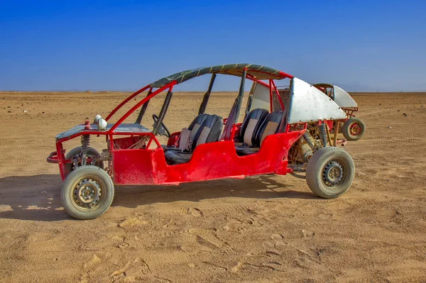 Dűne Buggy Szabadidős Gépjármű Nagy Kerekekkel Stock Kép