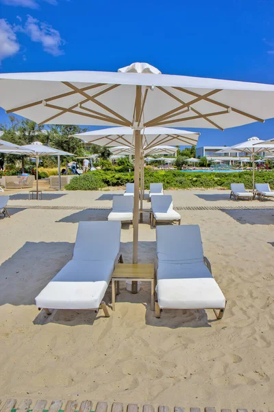 Sun Loungers Umbrellas Beach — Stock Photo, Image
