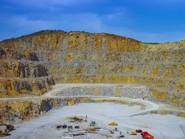Belgrad, Sırbistan ve Strazilovo taş ocaklarının yakınında açık bir çukur