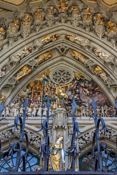 Bern Minster Είναι Ένας Ελβετικός Μεταρρυθμισμένος Καθεδρικός Ναός Στην Παλιά — Φωτογραφία Αρχείου