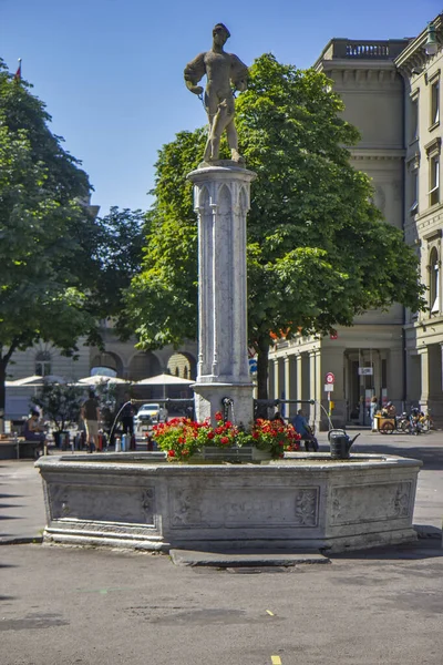 Фонтан Моисея Является Фонтаном Munsterplatz Старом Городе Берна Швейцария — стоковое фото