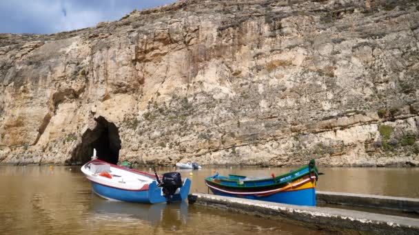 Σπήλαιο Στην Εσωτερική Θάλασσα Gozo Μάλτα — Αρχείο Βίντεο