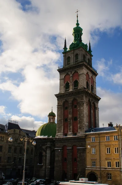 Antagandet (walnut) kyrkan i lviv — Stockfoto