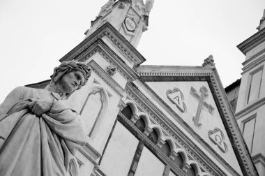 Ünlü şair dante alighieri'nın heykelinin piazza santa croce, florence, İtalya
