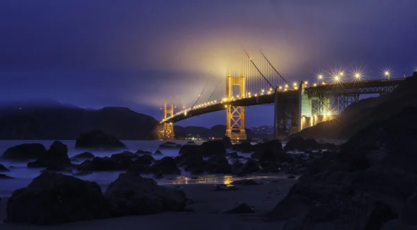 Famous Golden Gate Bridge, San Francisco 's nachts, Verenigde Staten Stockfoto