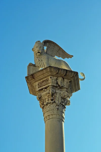 Lion statue — Stock Photo, Image