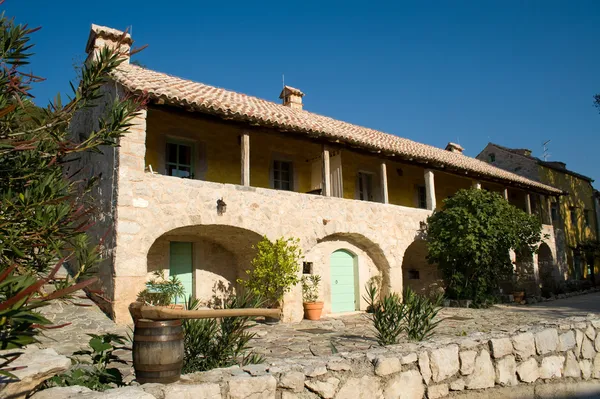 Antigua casa mediterránea — Foto de Stock