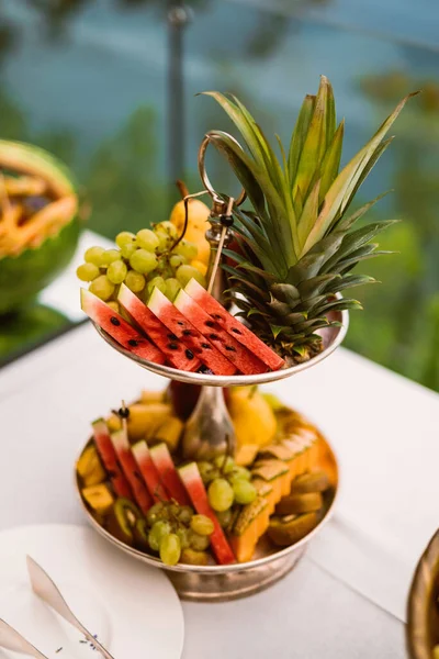 Wedding Table Delicious Fresh Fruits — 图库照片