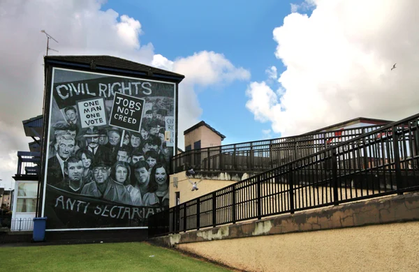 Bloody Sunday wall-paintings in Londonderry — Stock Photo, Image