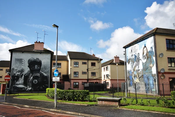 Bloody Sunday wall-paintings road in Londonderry — Stock Photo, Image