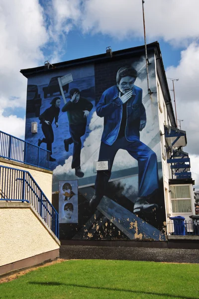 Bloody Sunday wall-paintings in Londonderry — ストック写真