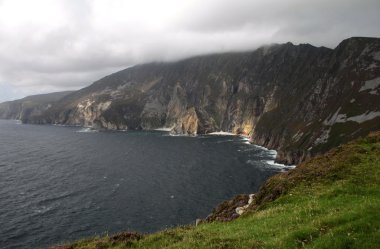 donegal Slieve lig kayalıklarla
