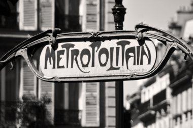 Paris'te Vintage undreground işareti
