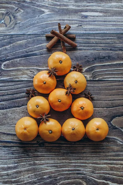 Noel ağacı mandalina yapılan