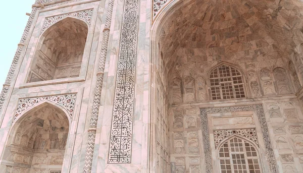 beautiful view of the cathedral of the taj mahal in agra, india