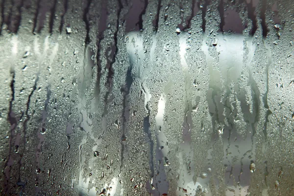 Kaca depan dengan tetes hujan — Stok Foto