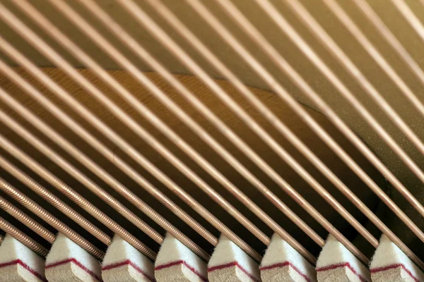 Trampas de un piano en primer plano —  Fotos de Stock