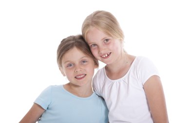 iki genç bayan arkadaş