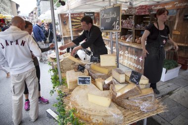 haute-savoie Fransız piyasada peynir