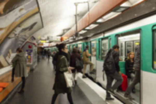 Gente Sube Tren Metro Transporte Urbano Popular Borrosa — Foto de Stock