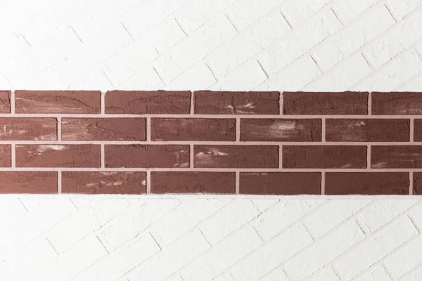 Die Oberfläche Einer Designer Ziegelwand Weißer Naturstein Mit Braunem Streifen — Stockfoto
