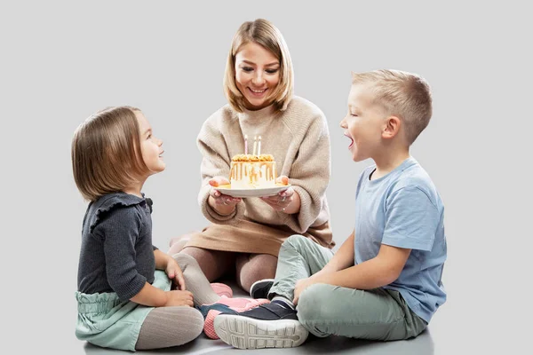 Mom Cake Burning Candles Children Little Boy Girl Holidays Celebrations — Stock Photo, Image