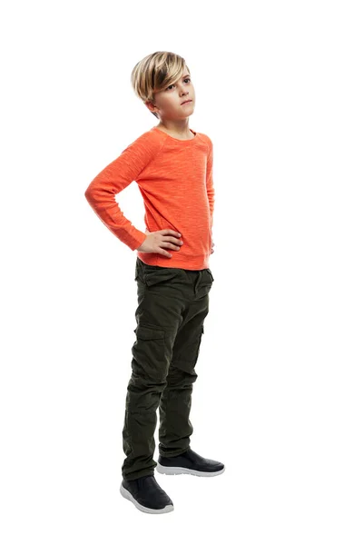 Chlapec Stojí Rukama Opaskem Chlápek Tmavých Džínách Oranžovém Svetru Izolované Stock Snímky
