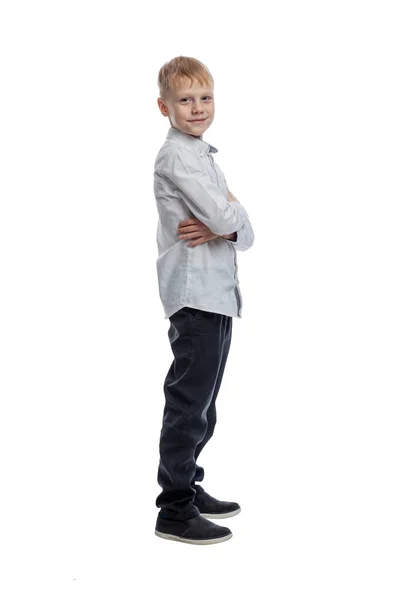 Chico Sonriente Está Pie Tipo Con Una Camisa Blanca Pantalones — Foto de Stock