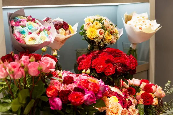 Uma Variedade Belos Buquês Flores Loja Feriados Eventos — Fotografia de Stock