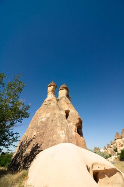 Peri bacası ya da Kapadokya 'daki Peri Bacasi. Odaklanmış peri bacaları. Kapadokya 'daki doğal güzellikler. Nevsehir Türkiye 'de Pasabagi.