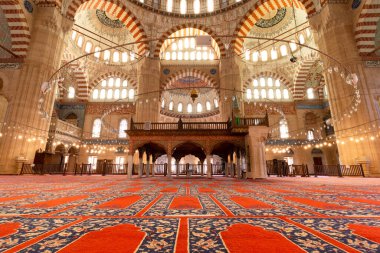 Selimiye Camii. Selimiye Camii 'ndeki insanlar.. 