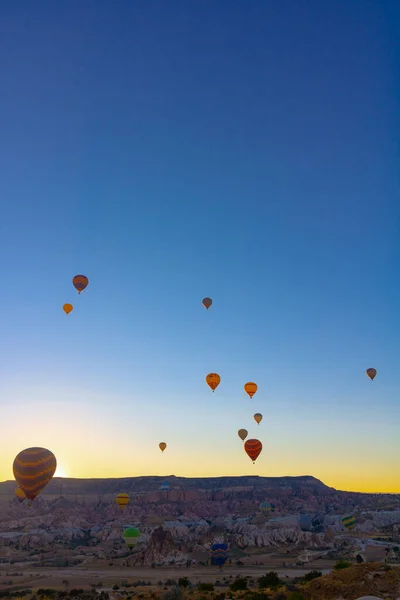 Kappadokien Luftballons Heißluftballons Göreme Bei Sonnenaufgang Kappadokien Hintergrundbild Tourismus Der — Stockfoto
