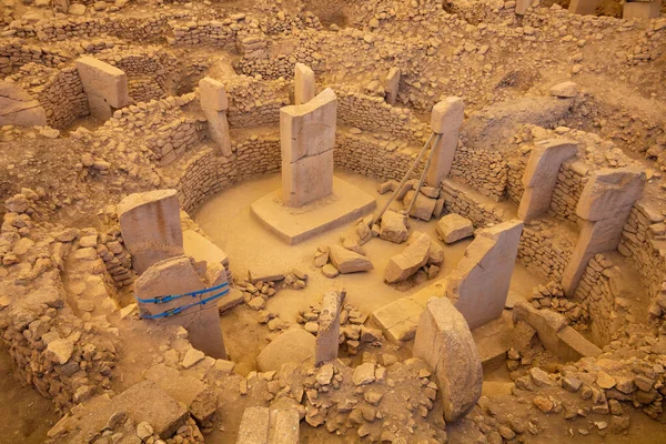Göbeklitepe arkeolojik alanı. Göbeklitepe Sanliurfa 'daki C Bölgesi. Türkiye 'deki dünyanın en eski tapınağı. Gürültü etkisi.