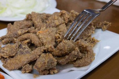 Edirnes Kızarmış Ciğer veya Edirne Tava Cigeri Türkçe.