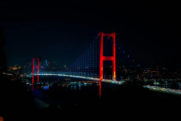 Γέφυρα Του Βοσπόρου Γέφυρα Μαρτύρων Του 15Ου Ιουλίου Νύχτα Στην — Φωτογραφία Αρχείου