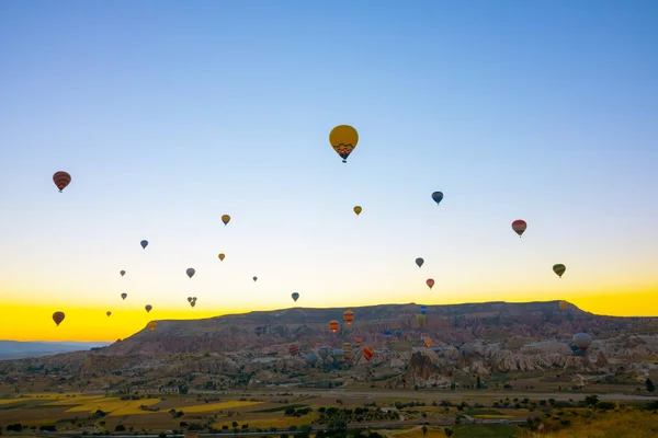 Kappadokien Bakgrund Foto Varmluftsballonger Himlen Vid Soluppgången Goreme Cappadocia Resor — Stockfoto