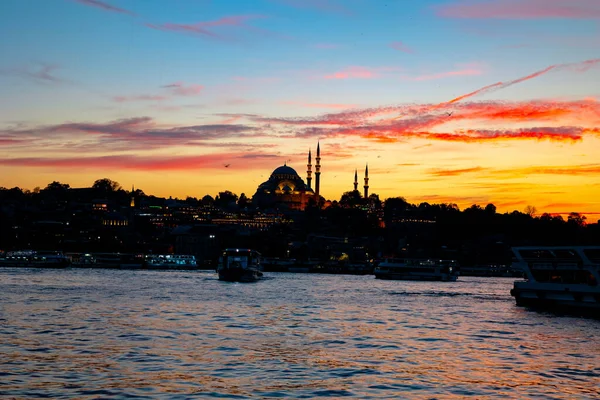 Kandil Foto Fondo Mezquita Suleymaniye Atardecer Nubes Dramáticas Ramadán Kandil — Foto de Stock