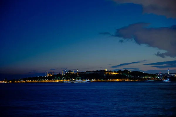 Stanbul Arka Planı Akşam Karanlığında Stanbul Şehri Manzarası Türkiye Deki — Stok fotoğraf