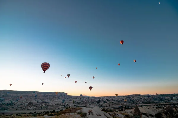 Kapadocja Balony Ogrzane Powietrze Kapadocji Wschodzie Słońca Balonowanie Goreme Hałas — Zdjęcie stockowe