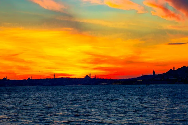 Стамбул Закате Силуэт Стамбула Оранжевые Облака Закате Путешествие Турцию Фоновое — стоковое фото